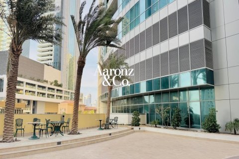 Apartment in Jumeirah Beach Residence, Dubai 2 bedrooms, 179 sq.m. № 138133 - photo 17