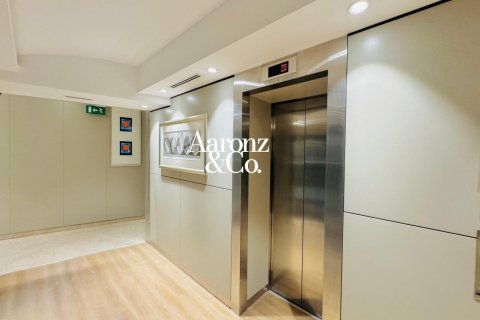 Apartment in Jumeirah Beach Residence, Dubai 2 bedrooms, 179 sq.m. № 138133 - photo 14