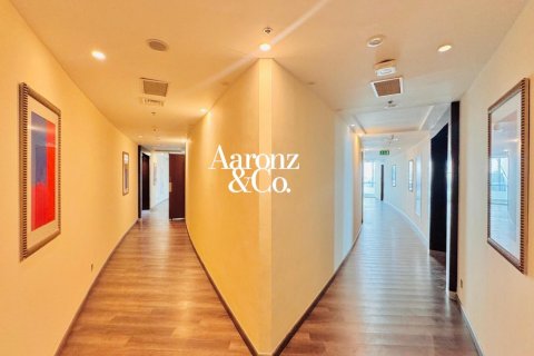 Apartment in Jumeirah Beach Residence, Dubai 2 bedrooms, 179 sq.m. № 138133 - photo 11