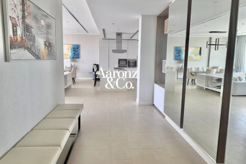 Apartment in Seventh Heaven, Al Barari, Dubai 2 bedrooms, 247 sq.m. № 138134 - photo 6