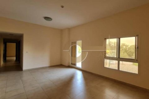 Apartment in Dubai Land, Dubai 3 bedrooms, 139 sq.m. № 41887 - photo 11