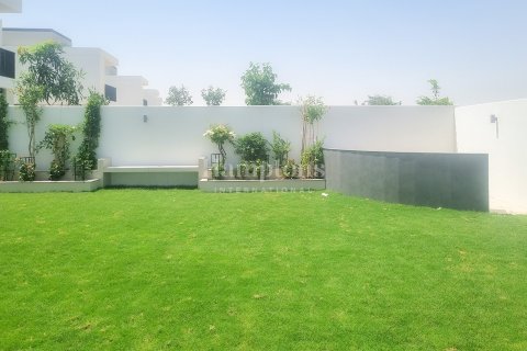 Villa in Dubai South (Dubai World Central), Dubai 4 bedrooms, 583.15213100 sq.m. № 108804 - photo 18