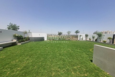 Villa in Dubai South (Dubai World Central), Dubai 4 bedrooms, 583.15213100 sq.m. № 108804 - photo 20