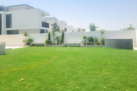 Villa in Dubai South (Dubai World Central), Dubai 4 bedrooms, 583.15213100 sq.m. № 108804 - photo 14