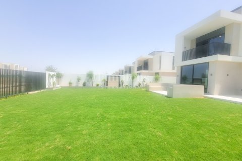 Villa in Dubai South (Dubai World Central), Dubai 4 bedrooms, 583.15213100 sq.m. № 108804 - photo 17