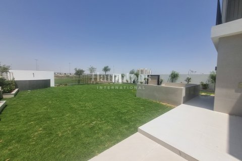 Villa in Dubai South (Dubai World Central), Dubai 4 bedrooms, 583.15213100 sq.m. № 108804 - photo 21