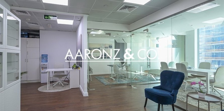 Office in Bayswater, Business Bay, Dubai 74 sq.m. № 89070