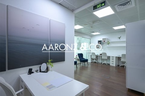 Office in Bayswater, Business Bay, Dubai 74 sq.m. № 89070 - photo 2