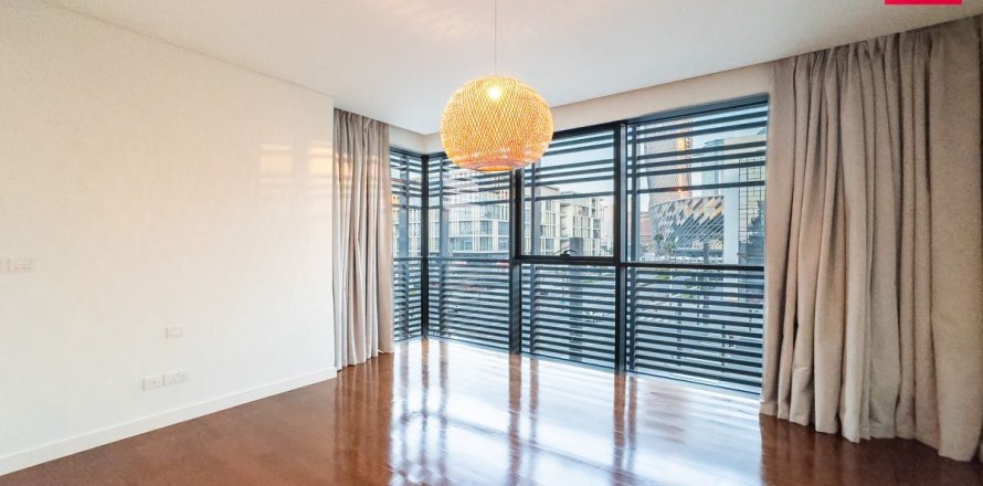 Квартира в Аль-Васле, Дубай, 3 спальни, 233.4м², № 55550