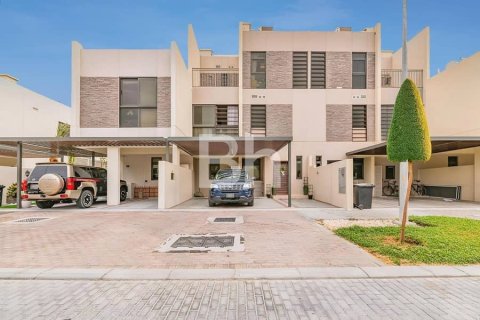 Adosado en DAMAC Hills (Akoya by DAMAC), Dubai, 5 dormitorios, 234 m², № 57814 - foto 2