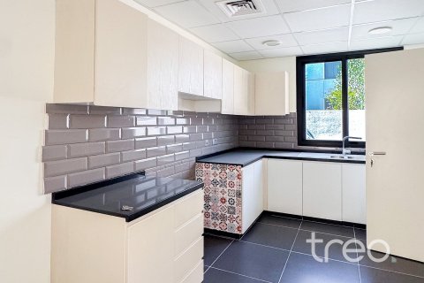 Adosado en Dubai, 6 dormitorios, 392.61 m², № 119844 - foto 4