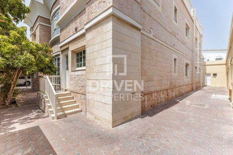 Villa in Al Barsha 2, Al Barsha, Dubai 6 bedrooms, 1393.55 sq.m. № 136762 - photo 29