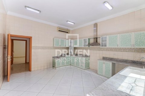 Villa in Al Barsha 2, Al Barsha, Dubai 6 bedrooms, 1393.55 sq.m. № 136762 - photo 15