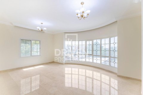 Villa in Al Barsha 2, Al Barsha, Dubai 6 bedrooms, 1393.55 sq.m. № 136762 - photo 9