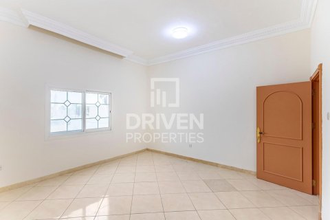 Villa in Al Barsha 2, Al Barsha, Dubai 6 bedrooms, 1393.55 sq.m. № 136762 - photo 13