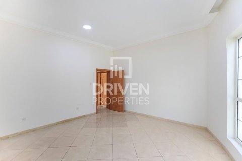 Villa in Al Barsha 2, Al Barsha, Dubai 6 bedrooms, 1393.55 sq.m. № 136762 - photo 25