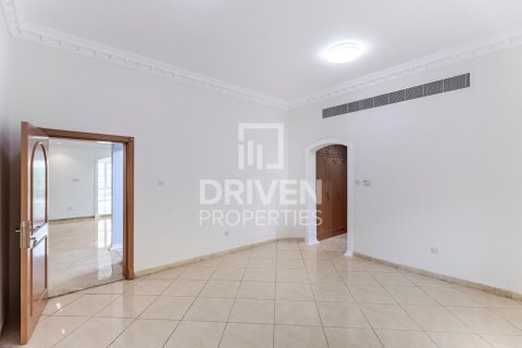 Villa in Al Barsha 2, Al Barsha, Dubai 6 bedrooms, 1393.55 sq.m. № 136762 - photo 17