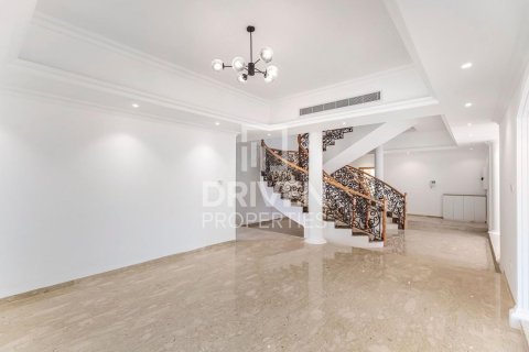 Villa in Al Barsha 2, Al Barsha, Dubai 6 bedrooms, 1393.55 sq.m. № 136762 - photo 3