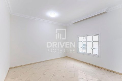 Villa in Al Barsha 2, Al Barsha, Dubai 6 bedrooms, 1393.55 sq.m. № 136762 - photo 12