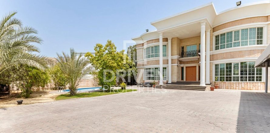 Villa in Al Barsha 2, Al Barsha, Dubai 6 bedrooms, 1393.55 sq.m. № 136762