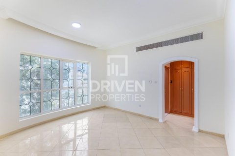 Villa in Al Barsha 2, Al Barsha, Dubai 6 bedrooms, 1393.55 sq.m. № 136762 - photo 10