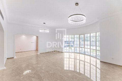 Villa in Al Barsha 2, Al Barsha, Dubai 6 bedrooms, 1393.55 sq.m. № 136762 - photo 2
