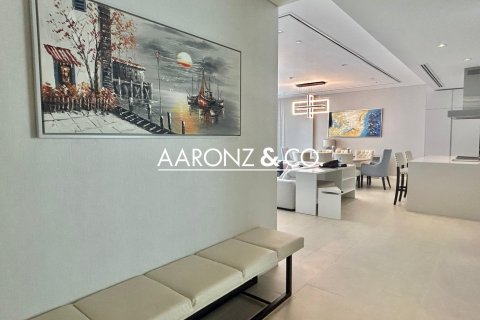 Apartment in Seventh Heaven, Al Barari, Dubai 2 bedrooms, 247 sq.m. № 94333 - photo 3