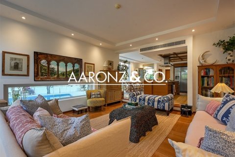 Townhouse in Jumeirah Village Circle, Dubai 3 bedrooms, 312 sq.m. № 94335 - photo 3