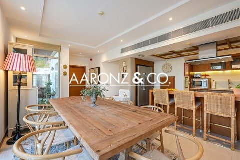 Townhouse in Jumeirah Village Circle, Dubai 3 bedrooms, 312 sq.m. № 94335 - photo 4