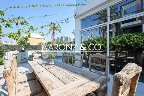 Townhouse in Jumeirah Village Circle, Dubai 3 bedrooms, 312 sq.m. № 94335 - photo 22