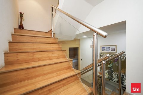 Villa en Dubai, 5 dormitorios, 165.5 m², № 69553 - foto 11