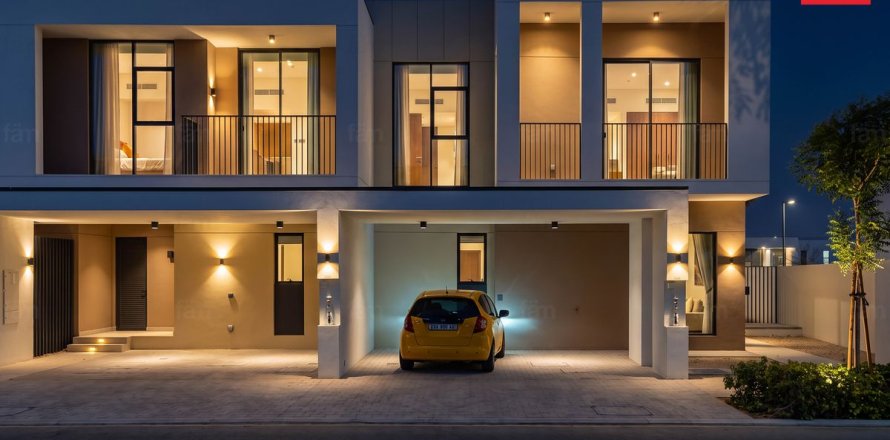 Villa in Dubai 4 bedrooms, 249.7 sq.m. № 139456