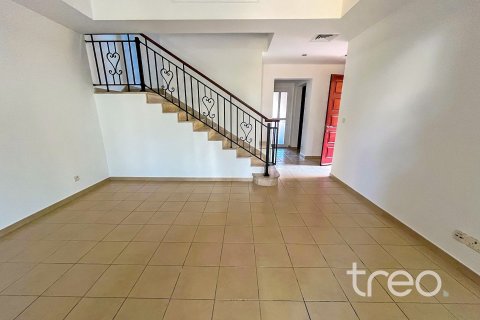 Снять в аренду виллу в Арабиан Ранчес, Дубай: 2 спальни, 206.15м², № 119928 - фото 11