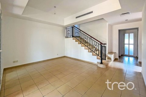 Снять в аренду виллу в Арабиан Ранчес, Дубай: 2 спальни, 206.15м², № 119928 - фото 7