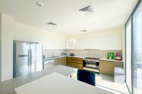 Villa en EMAAR South, Dubai South (Dubai World Central), Dubai, 3 dormitorios, 476 m², № 73330 - foto 4