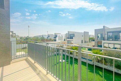 Villa en EMAAR South, Dubai South (Dubai World Central), Dubai, 3 dormitorios, 476 m², № 73330 - foto 12