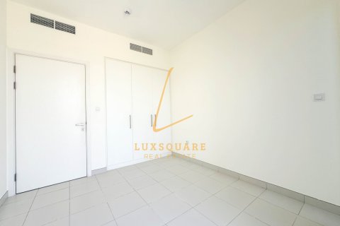 Villa in Dubai South (Dubai World Central), Dubai 3 bedrooms, 163 sq.m. № 89063 - photo 2