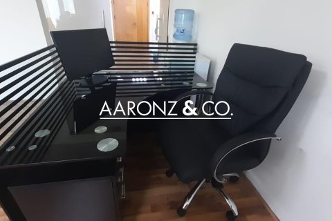 Office in Jumeirah Lake Towers, Dubai 107 sq.m. № 89066 - photo 5