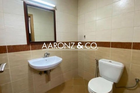 Office in Jumeirah Lake Towers, Dubai 107 sq.m. № 89066 - photo 9