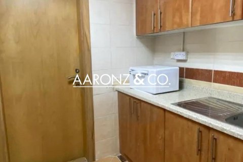 Office in Jumeirah Lake Towers, Dubai 107 sq.m. № 89066 - photo 8