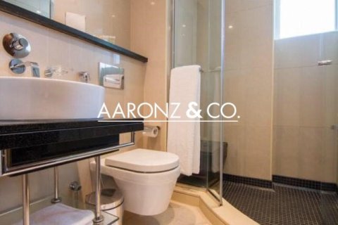 Apartment in Jumeirah Lake Towers, Dubai 1 bedroom, 70 sq.m. № 89067 - photo 7