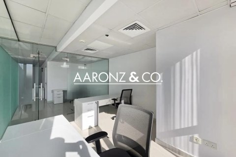 Office in Jumeirah Lake Towers, Dubai 126 sq.m. № 89068 - photo 9