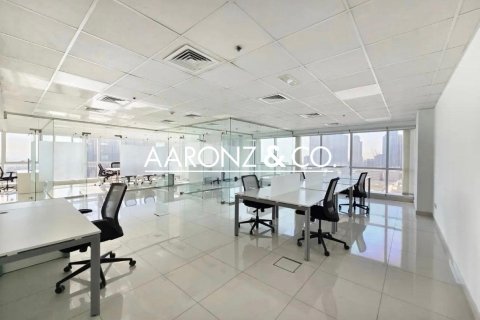 Oficina en Jumeirah Lake Towers, Dubai, 126 m², № 89068