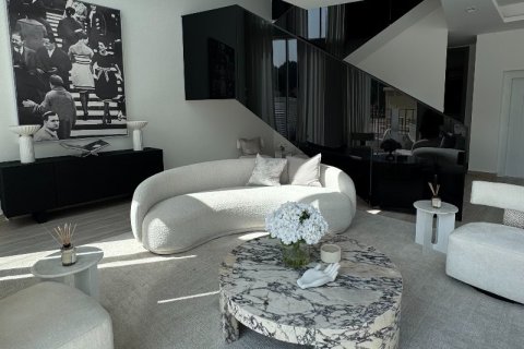 Villa in Dubai 4 bedrooms, 459.14 sq.m. № 93809 - photo 2