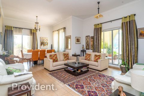 Купить квартиру в Dubai Festival City, Дубай: 3 спальни, 417.8м², № 930 - фото 2