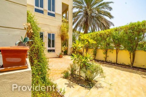 Купить квартиру в Dubai Festival City, Дубай: 3 спальни, 417.8м², № 930 - фото 1