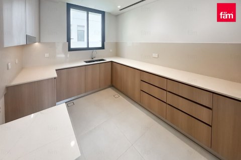 Villa in Dubai 4 bedrooms, 504.7 sq.m. № 49243 - photo 5