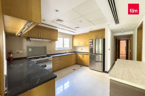 Villa in Dubai 5 bedrooms, 800 sq.m. № 58950 - photo 10