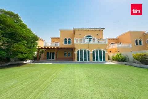 Villa in Dubai 5 bedrooms, 800 sq.m. № 58950 - photo 1