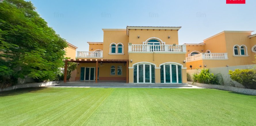 Villa in Dubai 5 bedrooms, 800 sq.m. № 58950